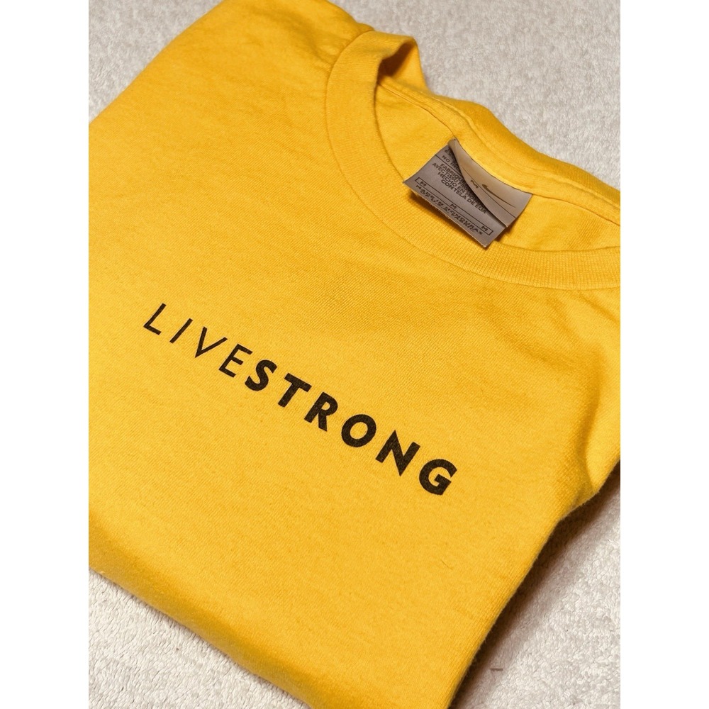 Nike Livestrong T Shirt Mens M Yellow Swoosh Athletic Y2K Lance Armstrong MINT